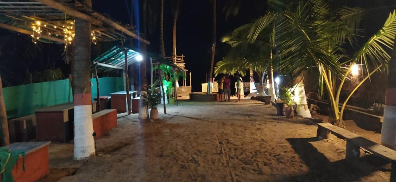 Anandi Villa Homestay Adhi Kültér fotó